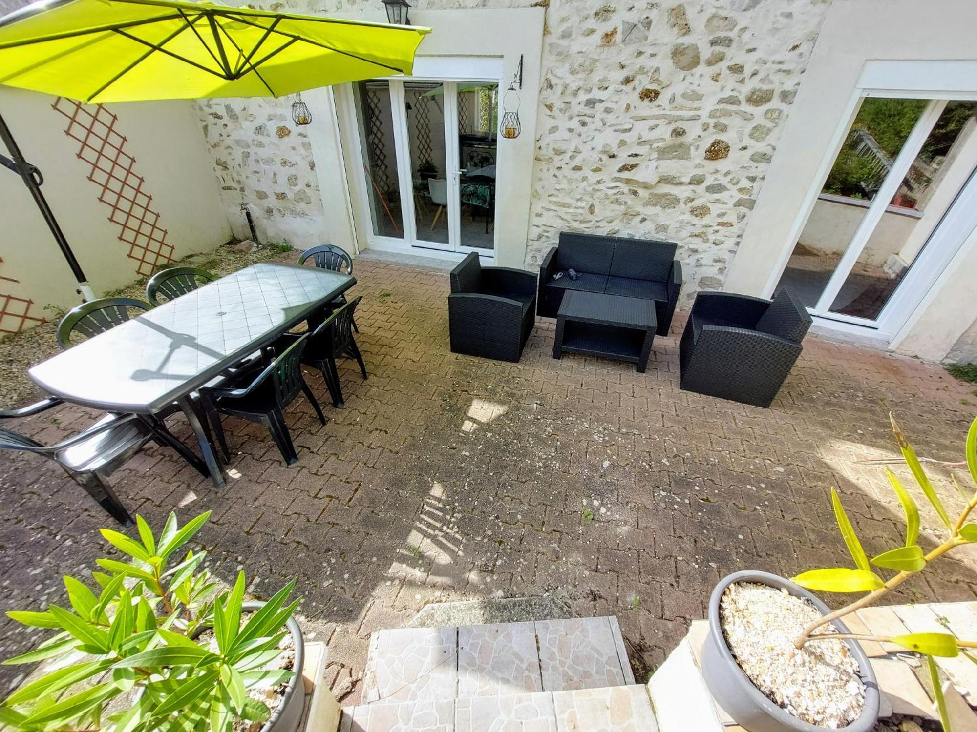 Maison Spacieuse Avec Jardin Proche * Tancrou
